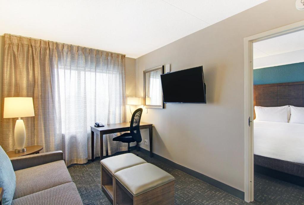 Travel Proud Staybridge Suites Toronto - Vaughan South by IHG - Suite Queen De Un Dormitorio