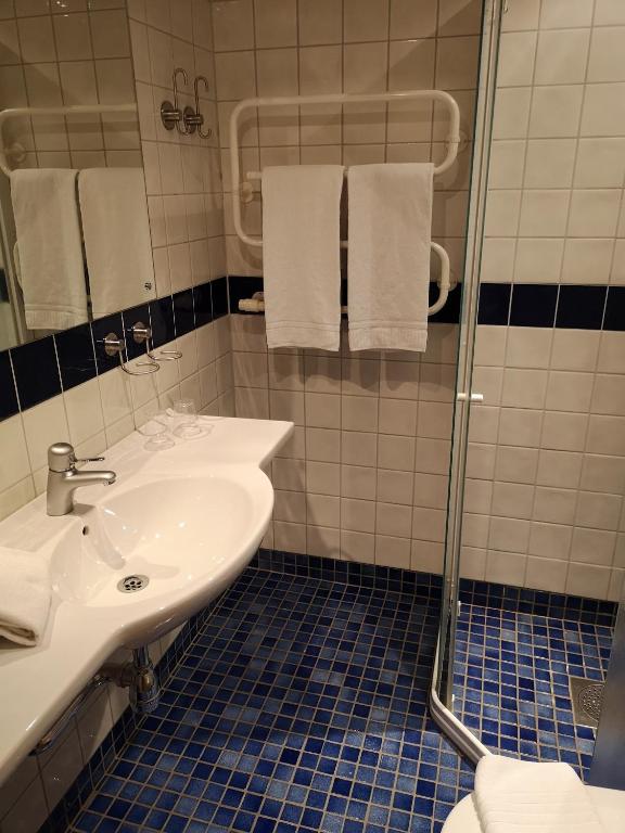 Koupelna v ubytování Hotell Åsen