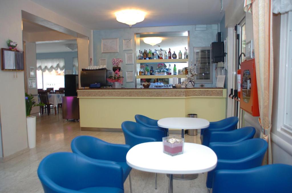 Lounge nebo bar v ubytování Albergo Villa Miraggio