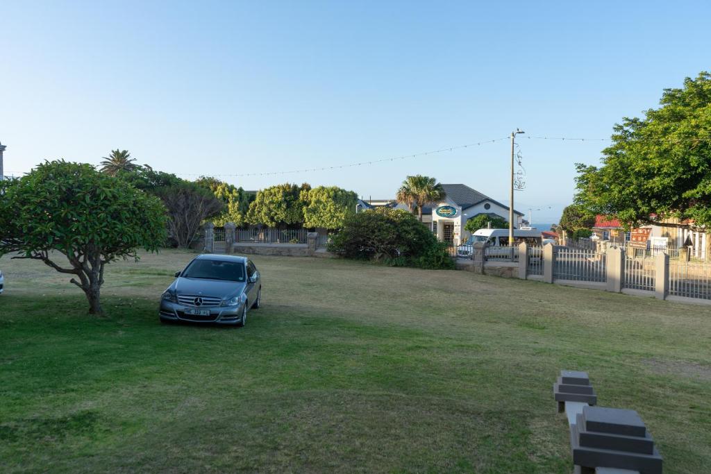 500 Metres - Image 13