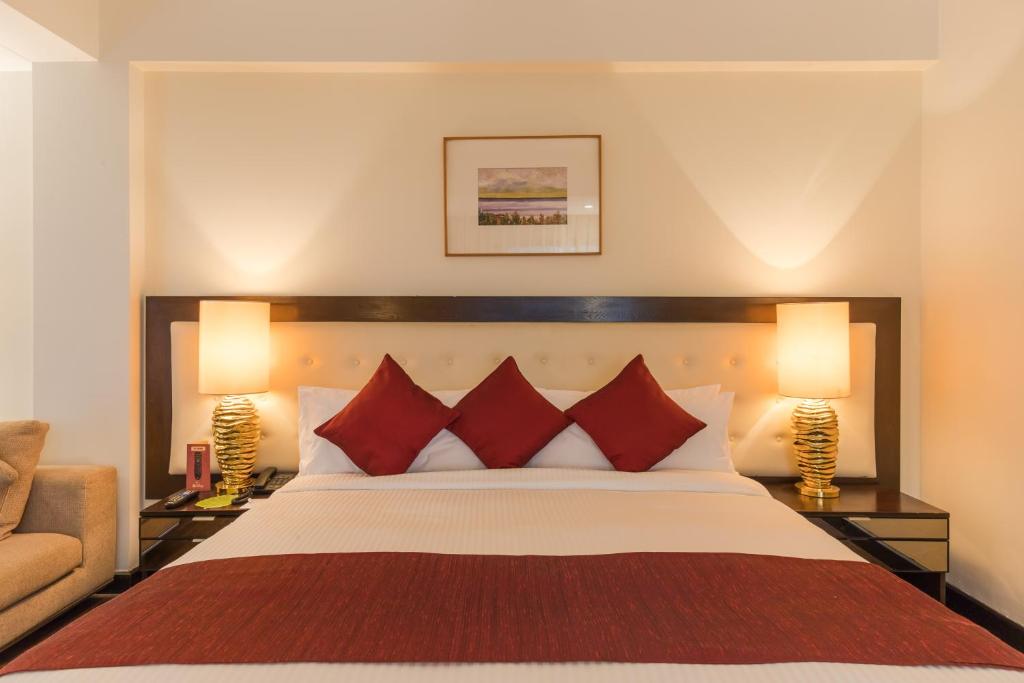 Postel nebo postele na pokoji v ubytování Hotel Himalaya
