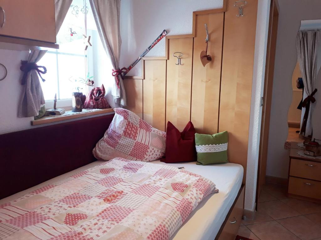 Postel nebo postele na pokoji v ubytování Ferienhaus Niedernsill