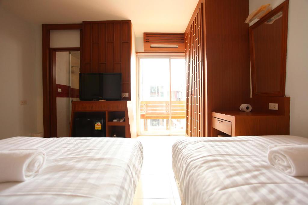 Lotus Hotel Patong - Deluxe Double Or Twin Room