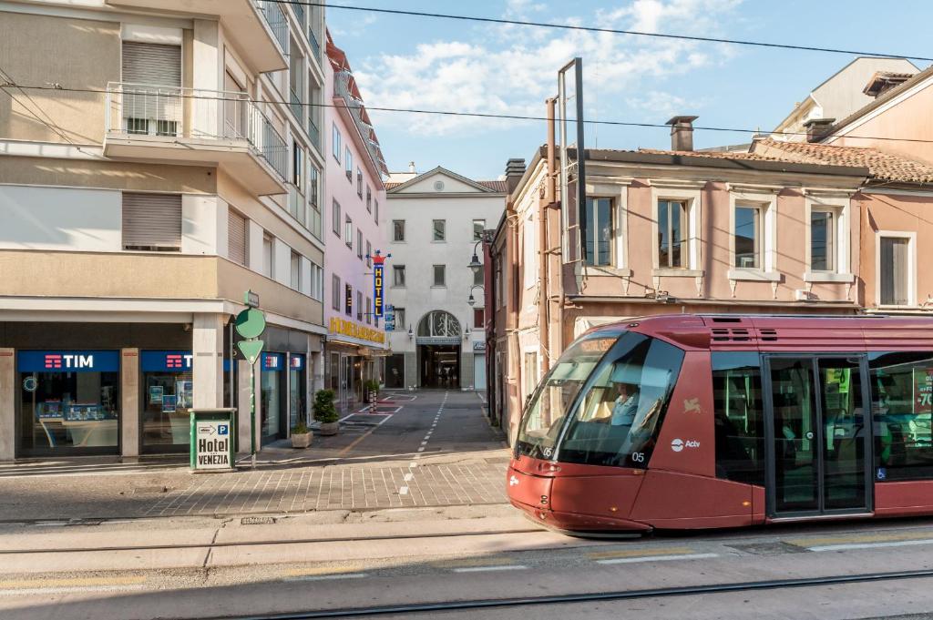 Bližnja soseska oz. soseska, v kateri se nahaja hotel