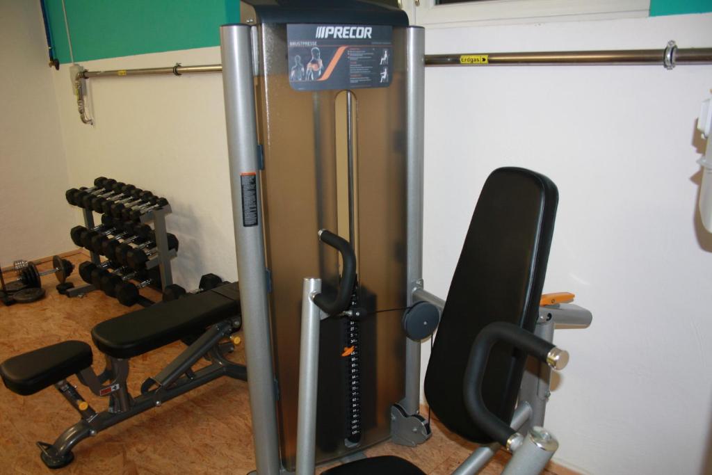 Fitness centrum a/nebo fitness zařízení v ubytování Landhotel Wolf