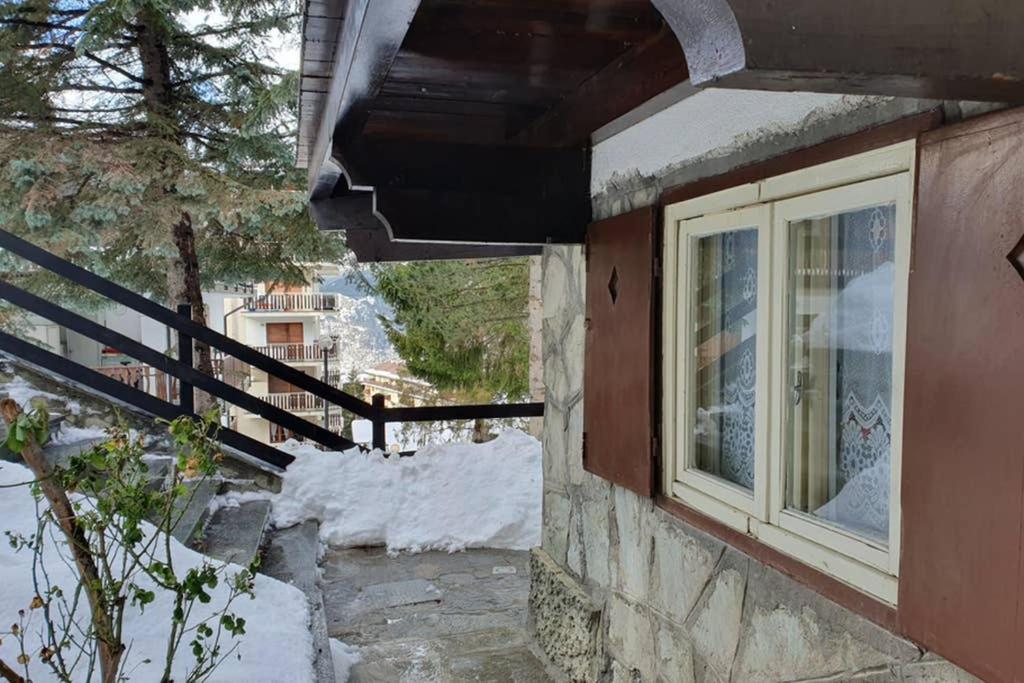 Budynek, w którym mieści się apartament