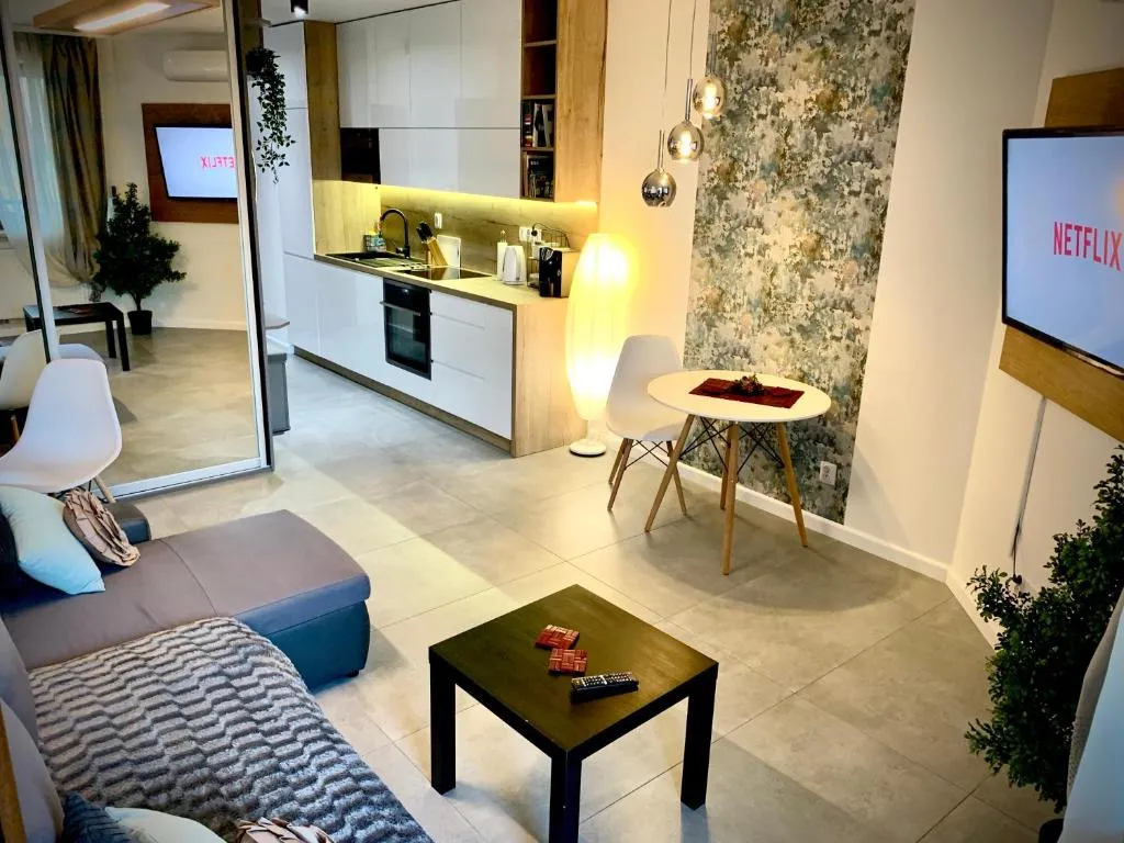 Luxury Studio with Air-Conditioning in Krakow - 5 min walk to Zakrzowek, Cracovia, Polonia