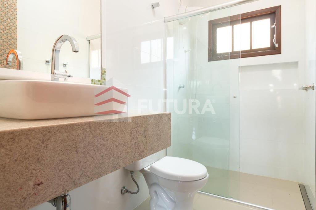  Casa com piscina praia de Bombas (LC001E)