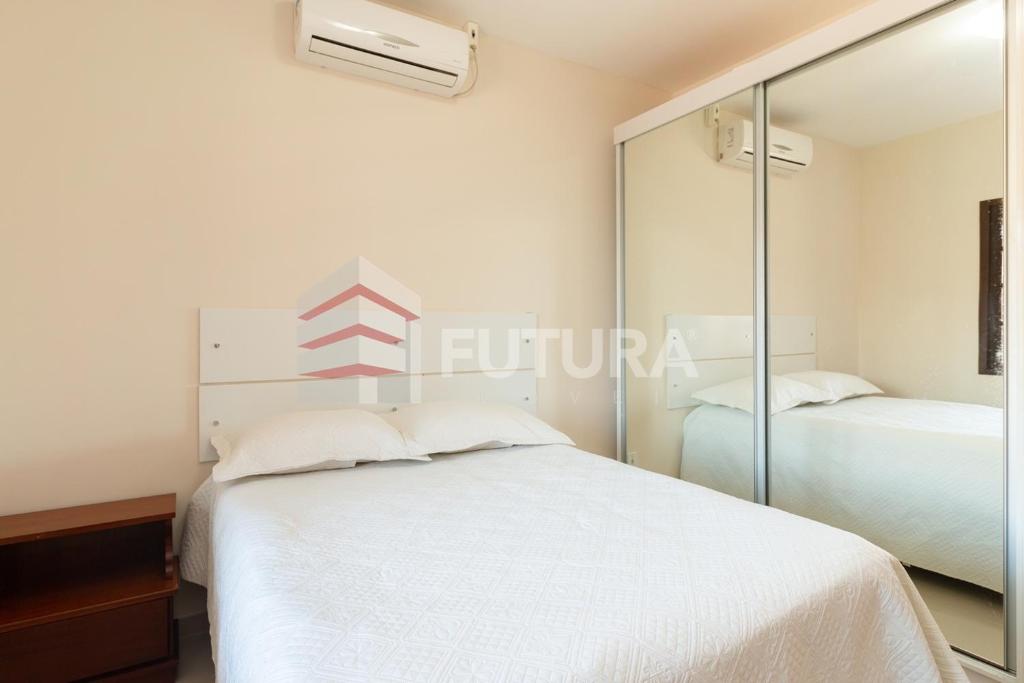  Casa com piscina praia de Bombas (LC001E)