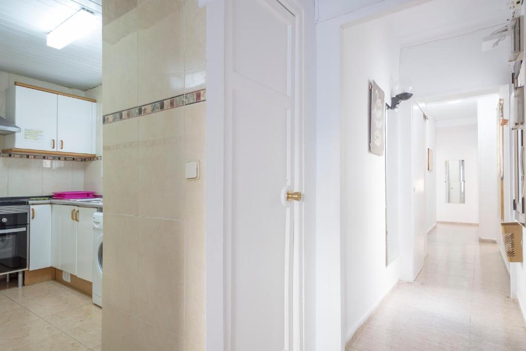 Kuchyňa alebo kuchynka v ubytovaní Apartamentos Tarradellas Sants Estació