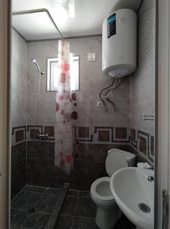 Koupelna v ubytování Tetne Qor Guesthouse
