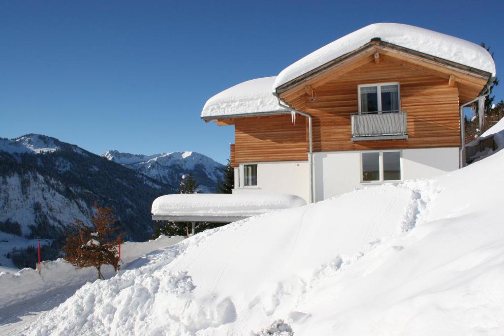 Apartment Stark during the winter