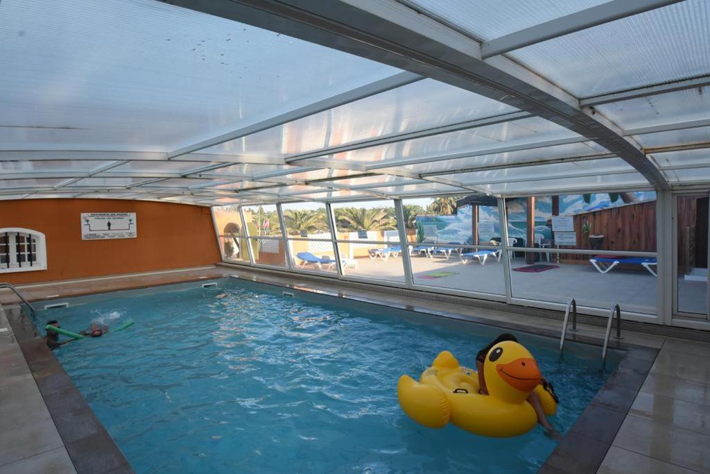 Bazén v ubytování Vias-Plage Camping Les Salisses Quality Holidays nebo v jeho okolí