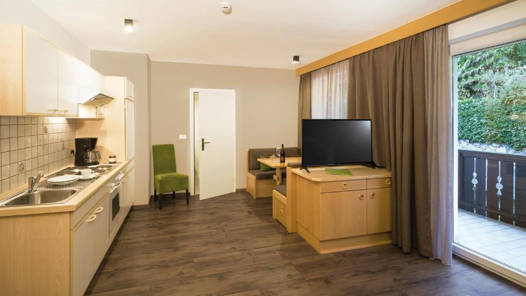 Kuchyňa alebo kuchynka v ubytovaní Hotel Sonnenhof