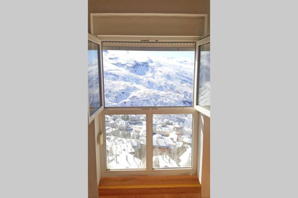 Zdjęcie z galerii obiektu Dúplex acogedor con vistas y Garaje opcional w mieście Sierra Nevada