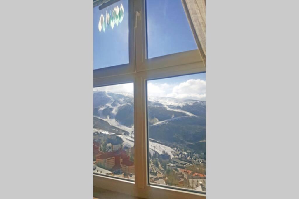 Zdjęcie z galerii obiektu Dúplex acogedor con vistas y Garaje opcional w mieście Sierra Nevada