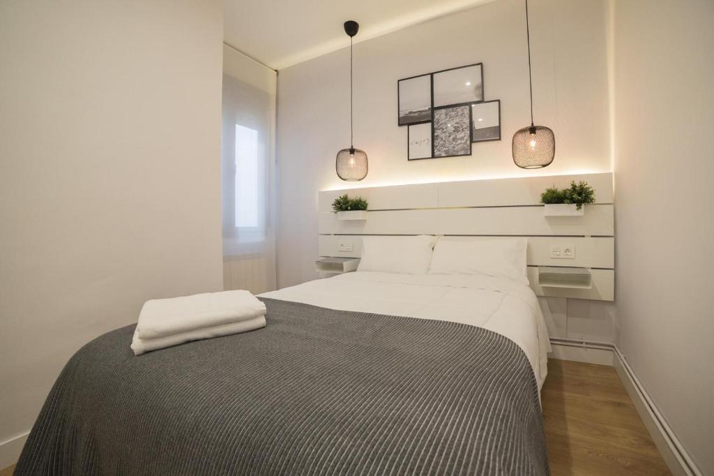 Postel nebo postele na pokoji v ubytování Apartamento céntrico Logroño Confort con Aire Acondicionado