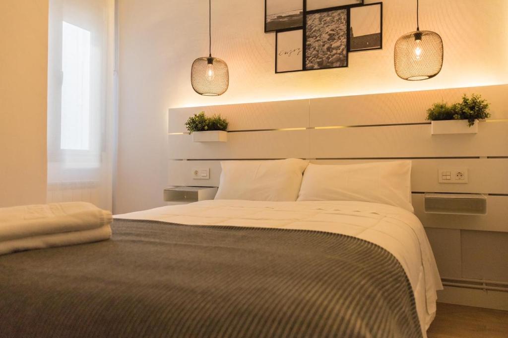 Postel nebo postele na pokoji v ubytování Apartamento céntrico Logroño Confort con Aire Acondicionado
