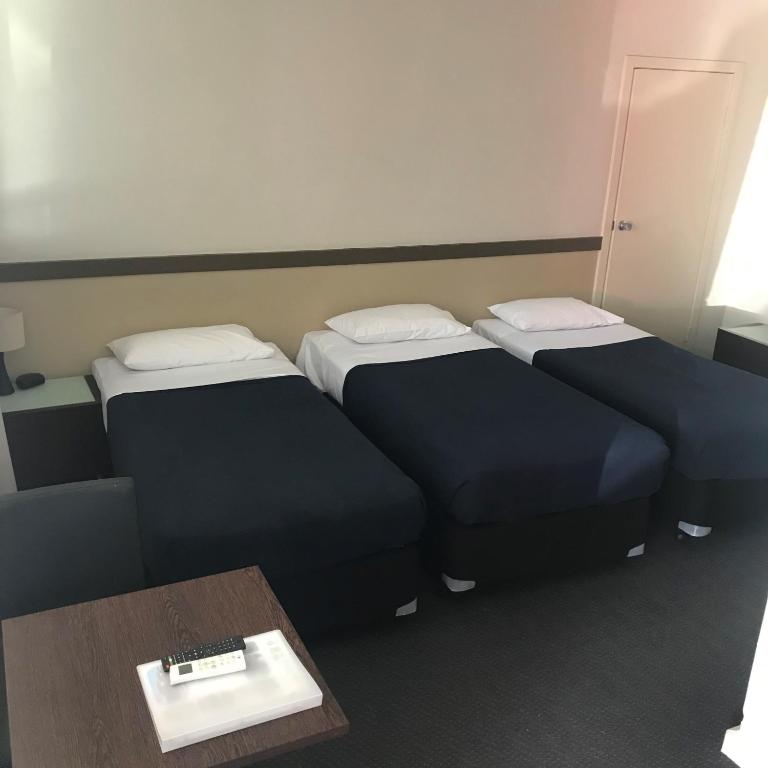 Highlander Hotel Bar Kitchen Rooftop - Resim 23