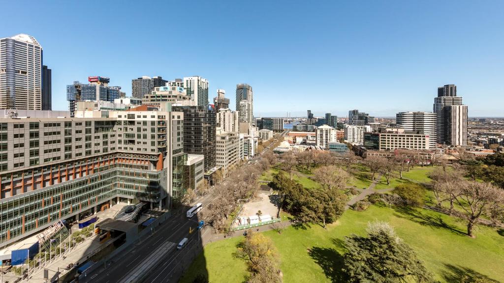 Nespecifikovaný výhled na destinaci Melbourne nebo výhled na město při pohledu z aparthotelu