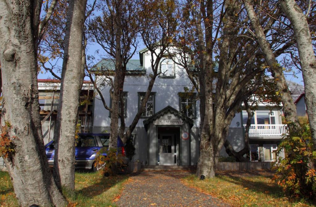 Hjá Marlín Guesthouse - отзывы и видео