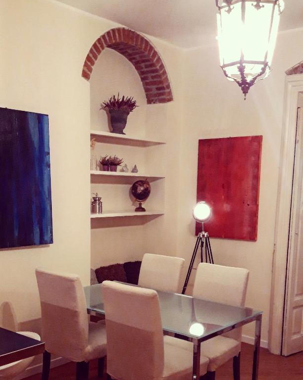 A seating area at Vittoria Suite Milano
