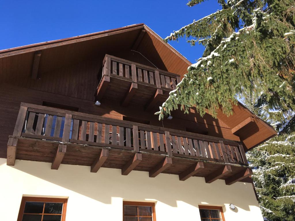 Balkón nebo terasa v ubytování Chalet Hřebenka