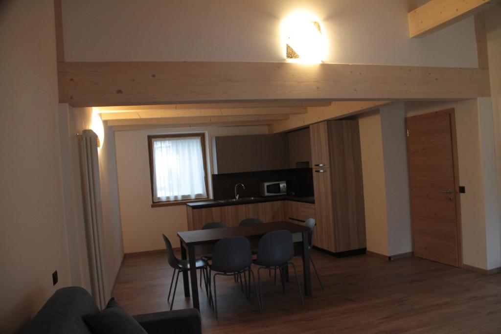 Kuchyňa alebo kuchynka v ubytovaní MOUNTAIN RESORT Appartamenti