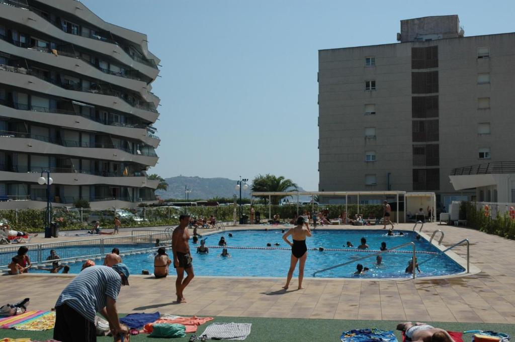 The swimming pool at or close to Rocamaura I B 4-2