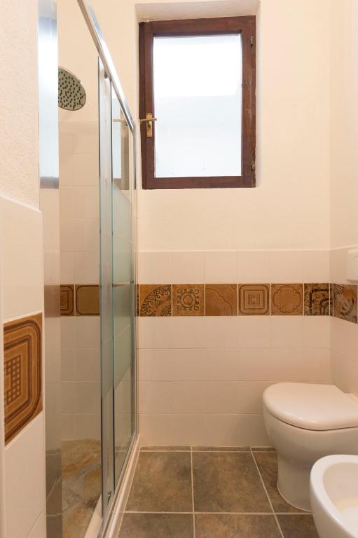 A bathroom at Terrazze di Chia