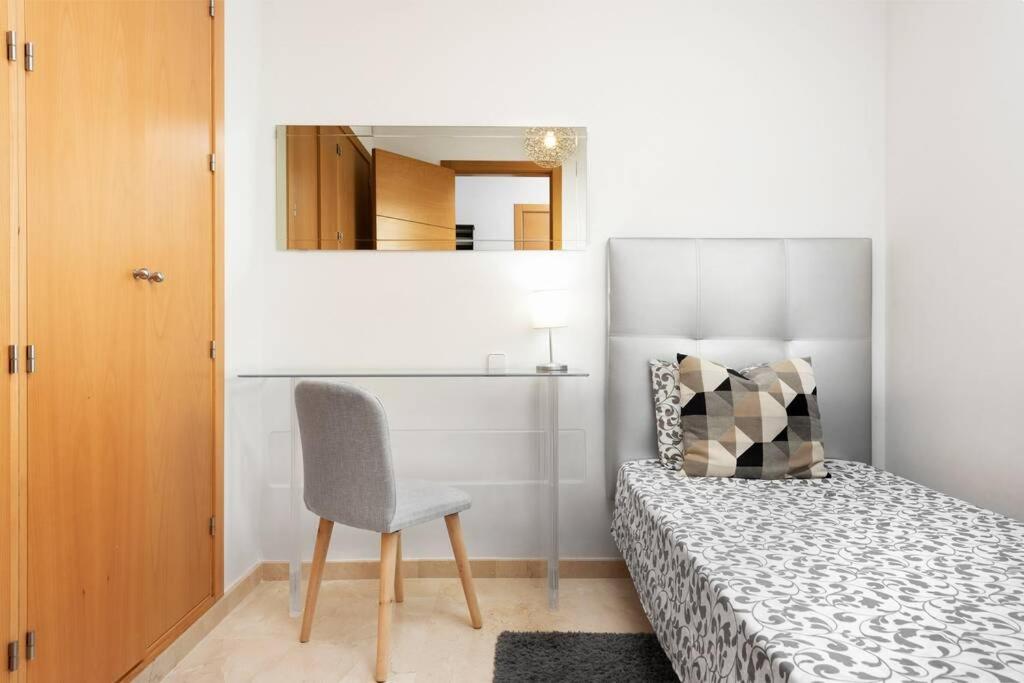 Posteľ alebo postele v izbe v ubytovaní Excellent Location Bulevar San Pedro Alcantara-Marbella