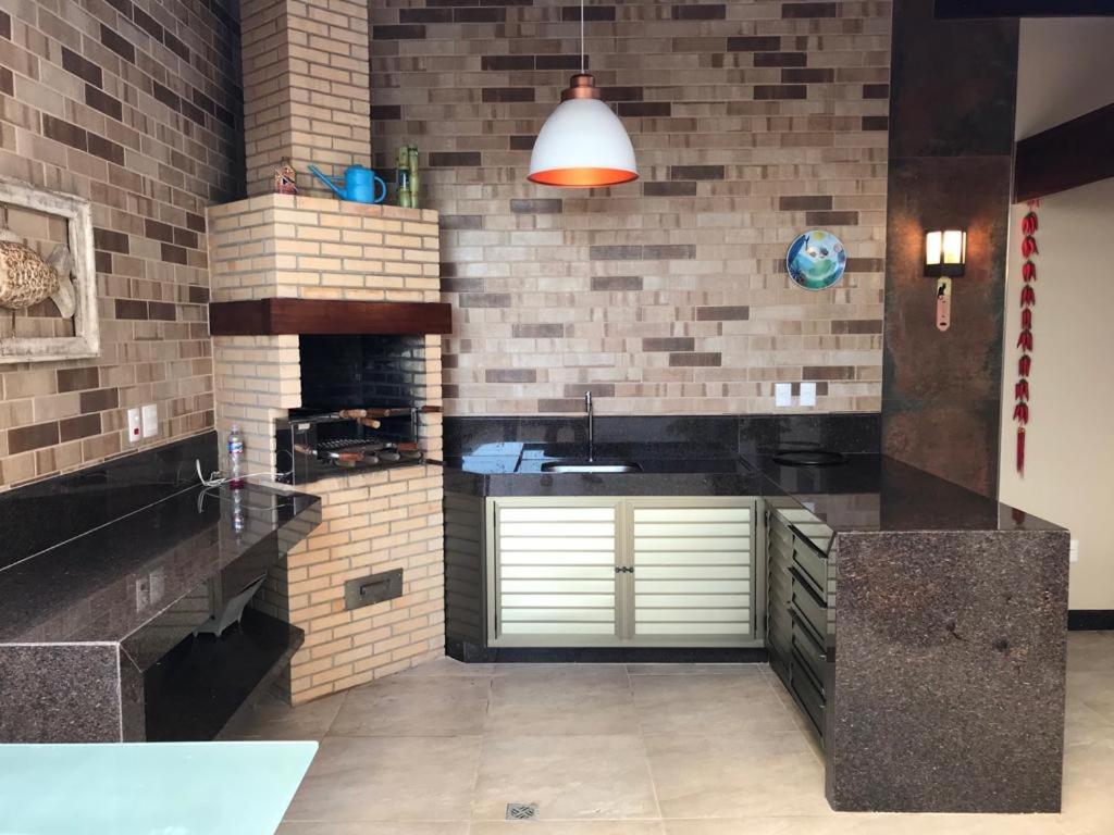  Apartamento com área externa na Bacutia - uma quadra do mar