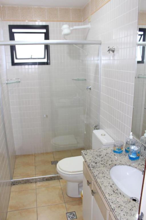  Apartamento com área externa na Bacutia - uma quadra do mar