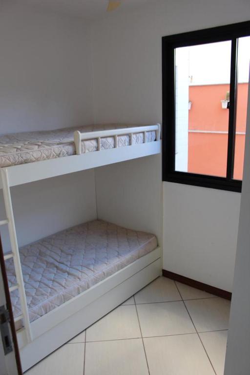  Apartamento com área externa na Bacutia - uma quadra do mar