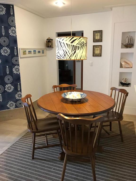  Apartamento com área externa na Bacutia - uma quadra do mar