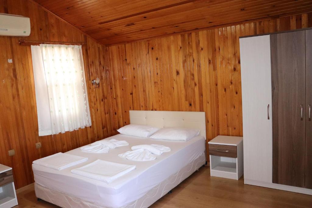 Postel nebo postele na pokoji v ubytování Plaj Hotel