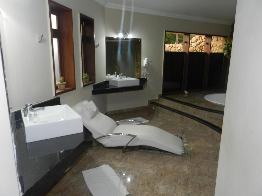  Paradise Inn Hotel