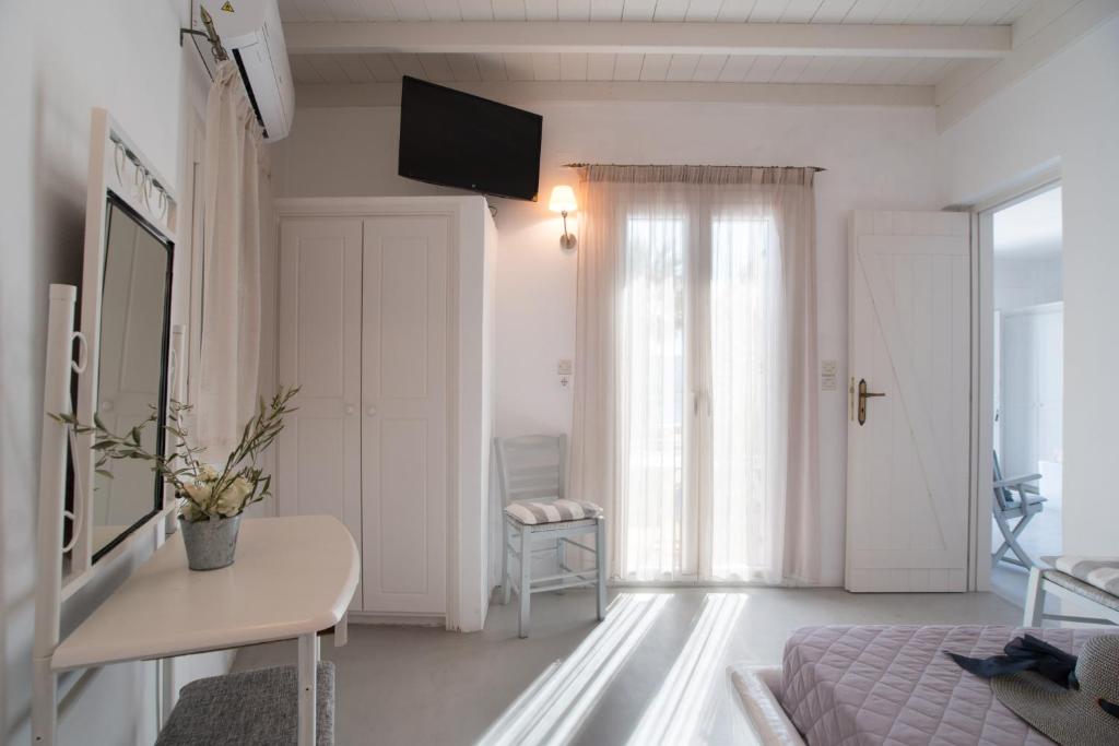 Telewizja i/lub zestaw kina domowego w obiekcie KrotiriBay adults