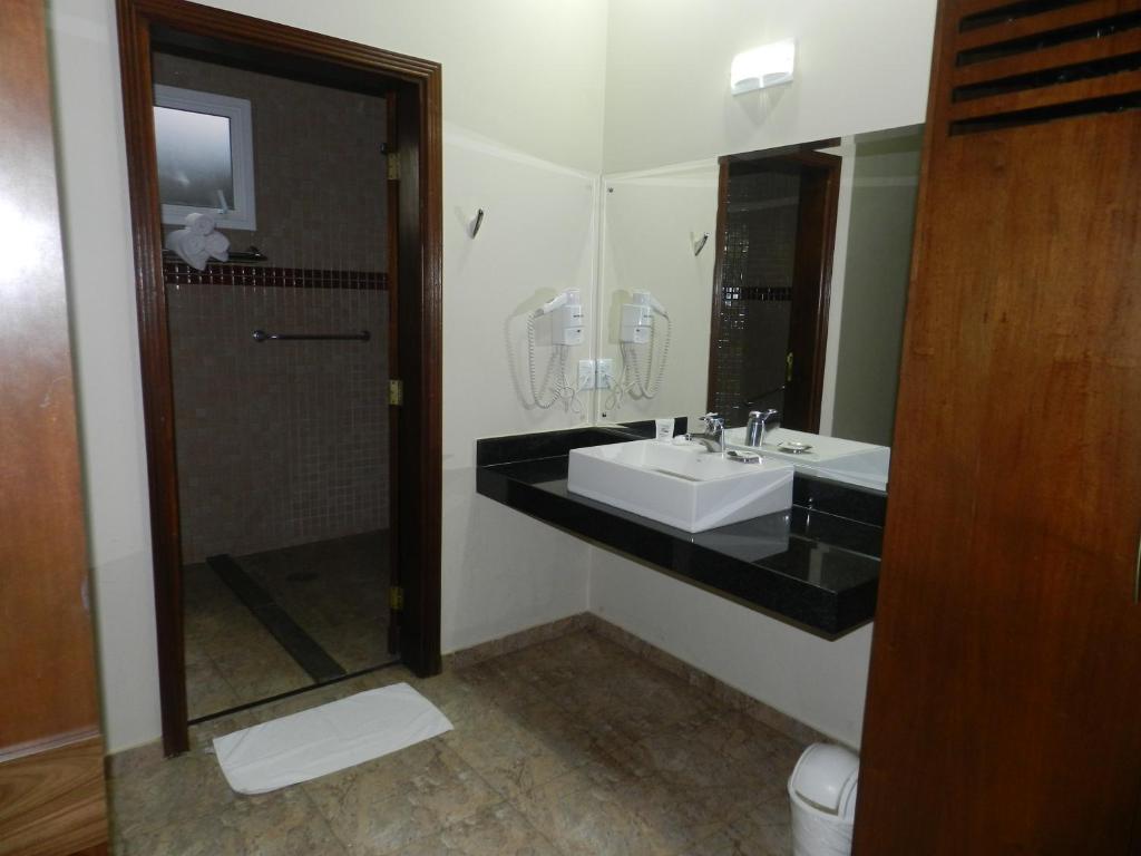  Paradise Inn Hotel