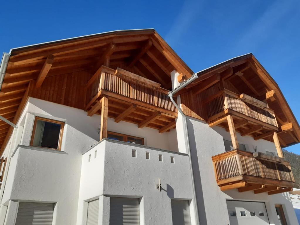 Budynek, w którym mieści się apartament