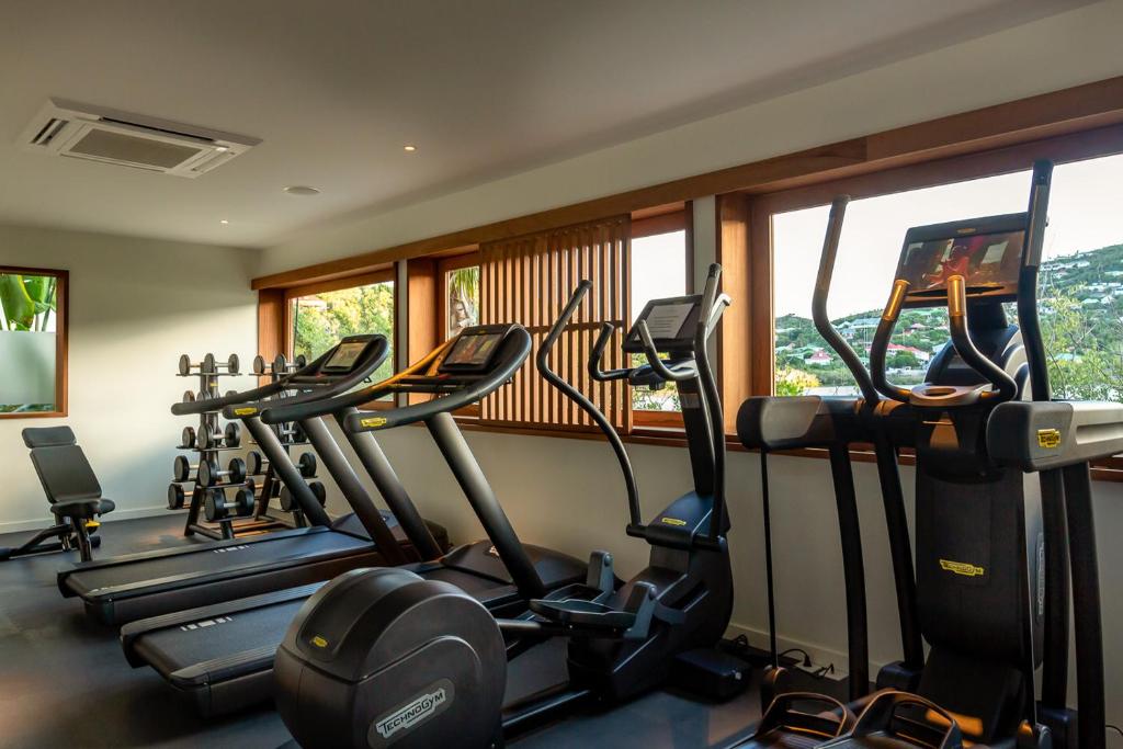 Fitness centrum a/nebo fitness zařízení v ubytování Le Barthélemy Hotel & Spa