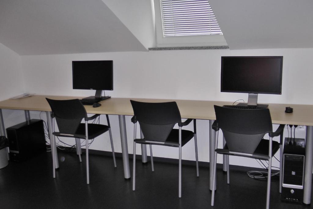 TV a/nebo společenská místnost v ubytování Youth Hostel Krško