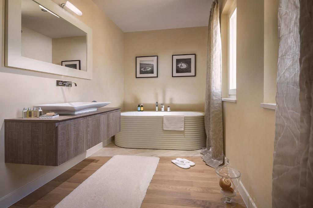 Koupelna v ubytování Villa Medea by HMZ Villas