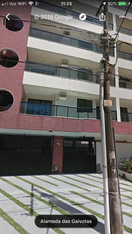  Apartamento com área externa na Bacutia - uma quadra do mar