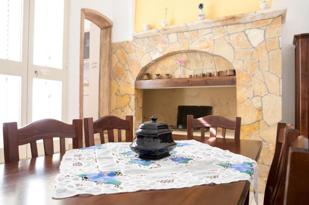 Ein Restaurant oder anderes Speiselokal in der Unterkunft casa luna 