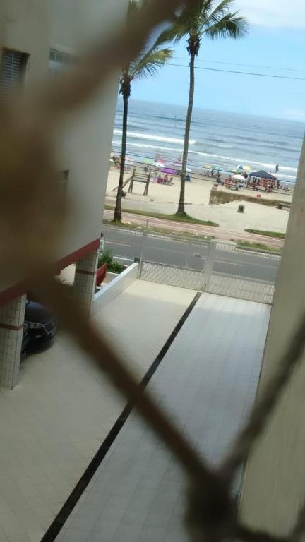  Apto em frente a praia