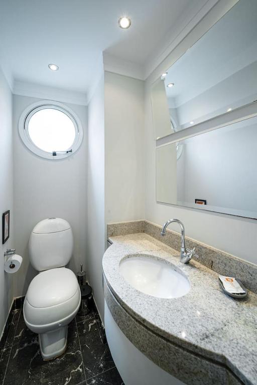  BU202 Duplex amplo e encantador em Moema