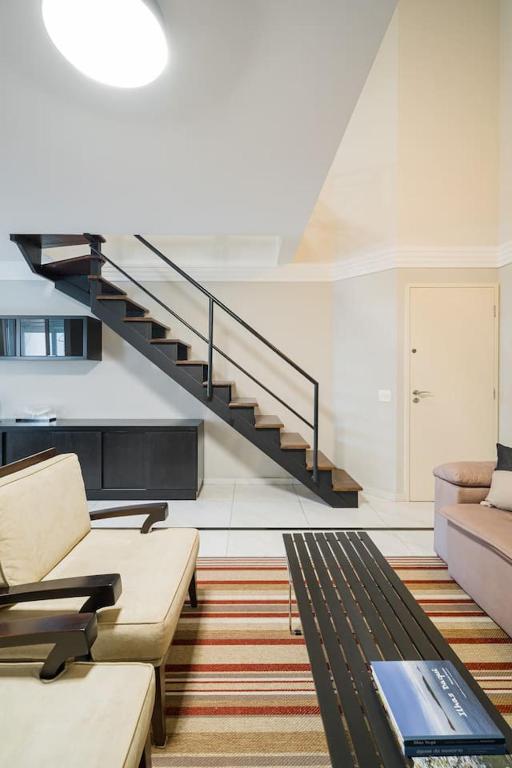  BU202 Duplex amplo e encantador em Moema