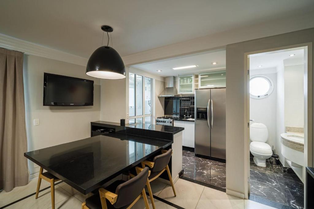  BU202 Duplex amplo e encantador em Moema