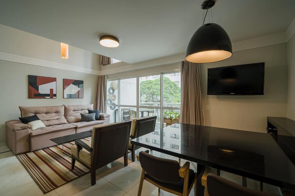  BU202 Duplex amplo e encantador em Moema